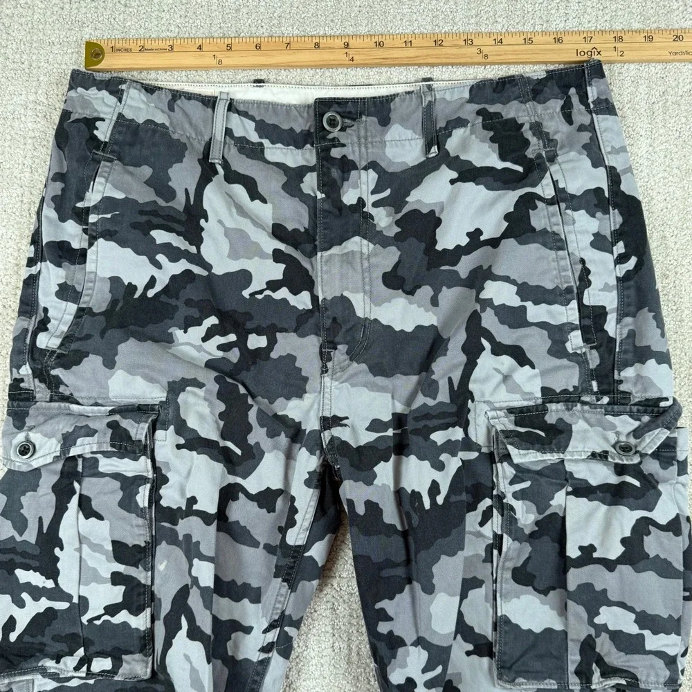Levi's Mens 34x34 (Actual 34x32) Gray Camouflage Straight Leg Cargo Pants